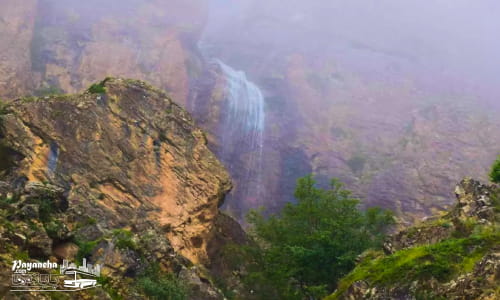 آبشار هریجان با مناظر زیبا از جاهای تفریحی اطراف تهران