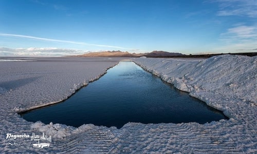 دریاچه پری زنجان، یکی از جاهای دیدنی زنجان که با آب آرام و چشمانداز کوهستان