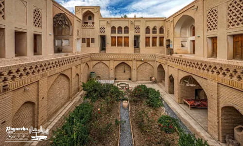 خانه تاریخی پیرنیا از جاهای دیدنی نایین با معماری اصیل