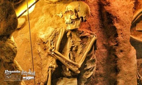 موزه آهن تبریز با اشیا و وسایل باستانی