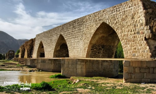 پل ساسان خوانسار از جاذبه های تارخی شهر خوانسار