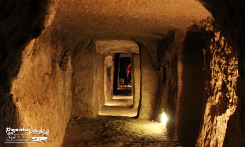 ورودی شهر زیرزمینی نوشآباد؛ یکی از متفاوتترین جاهای دیدنی کاشان